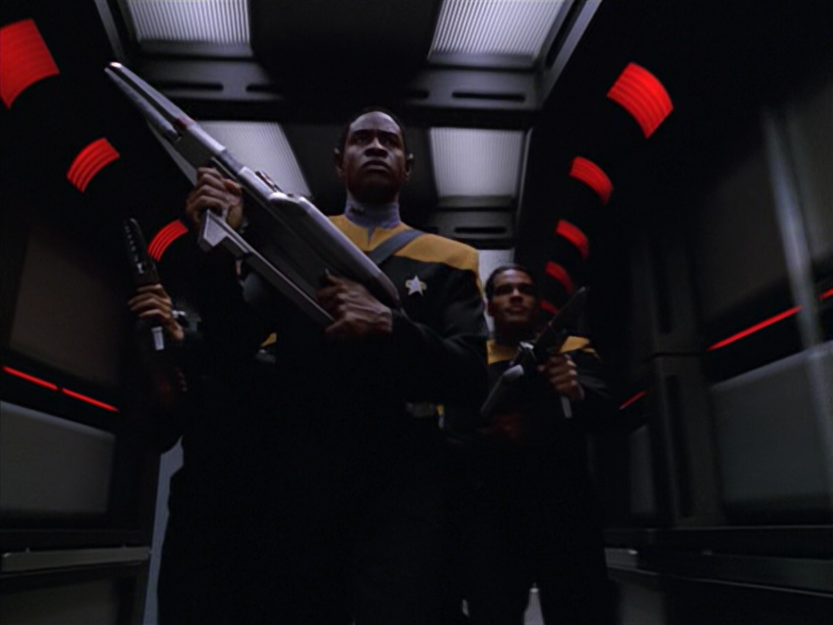 extant_StarTrek_VOY_5x02-Drone_00921.jpg