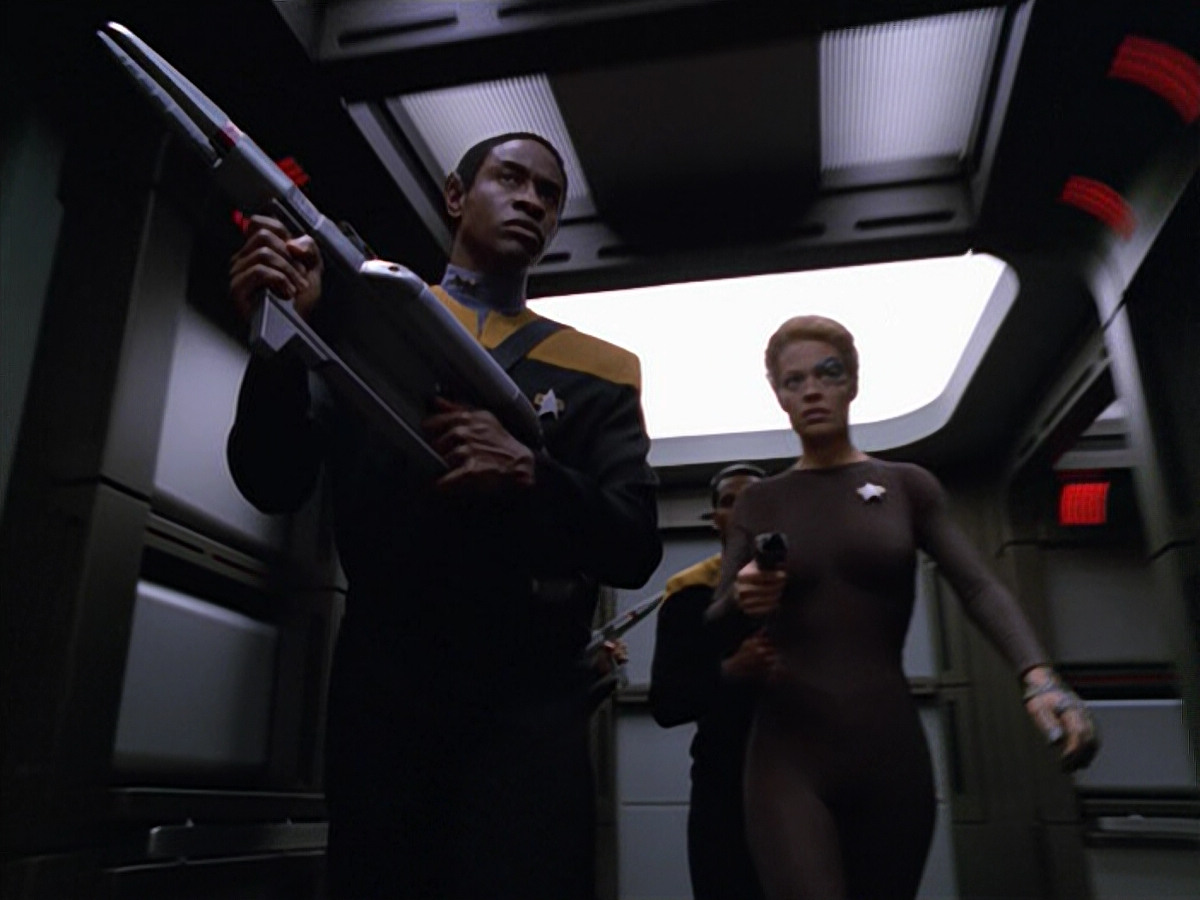 extant_StarTrek_VOY_5x02-Drone_00925.jpg