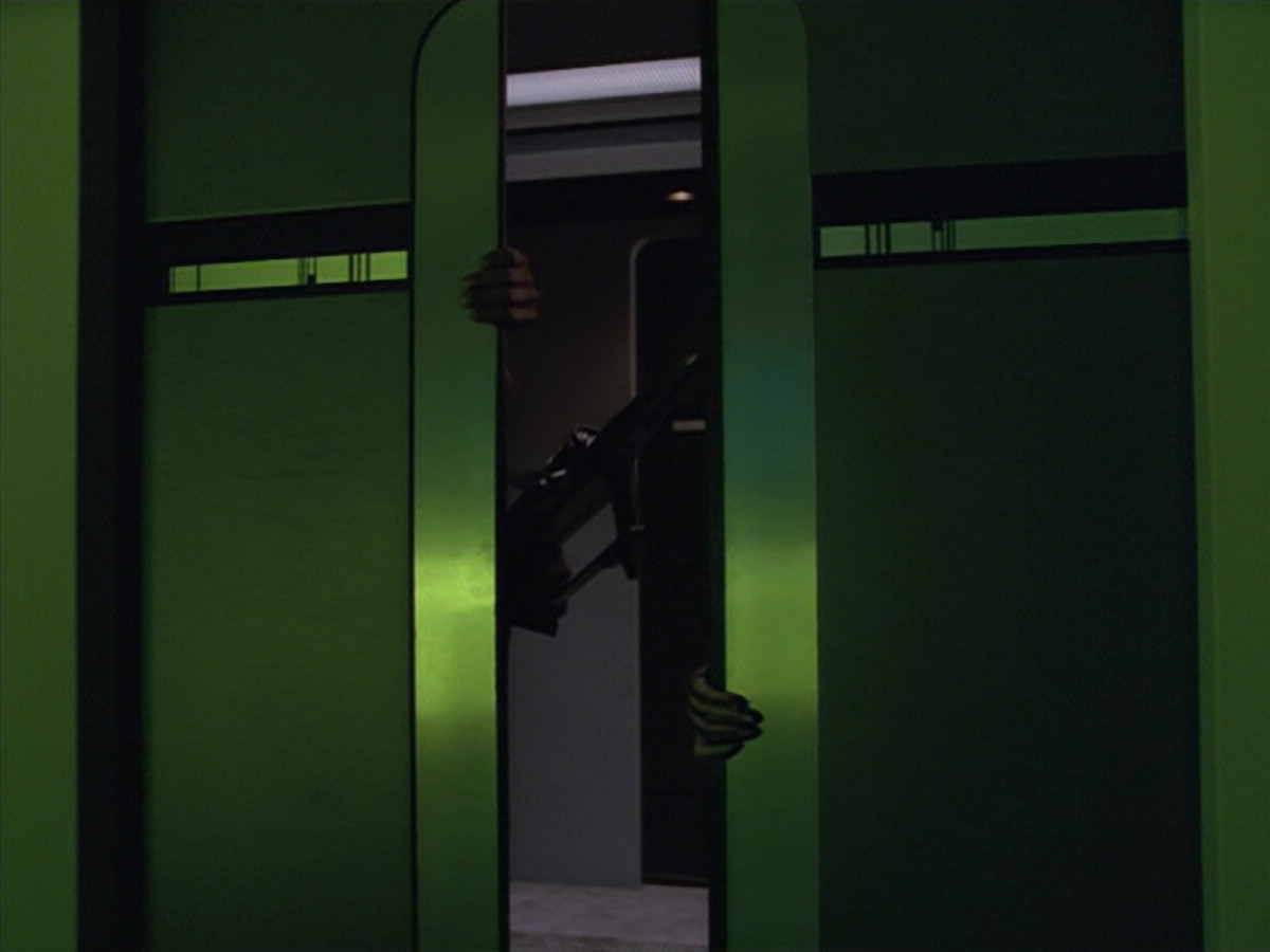 extant_StarTrek_VOY_5x02-Drone_00934.jpg
