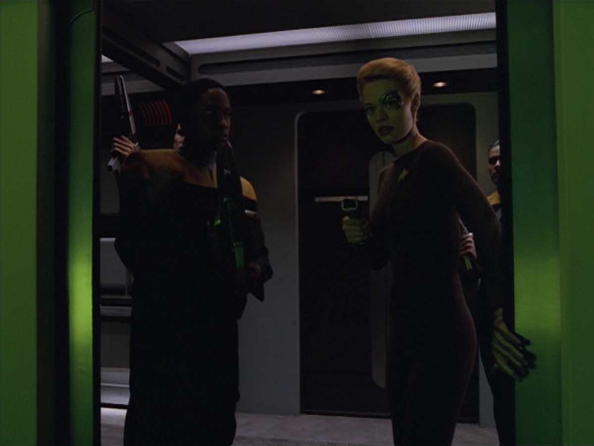 extant_StarTrek_VOY_5x02-Drone_00938.jpg