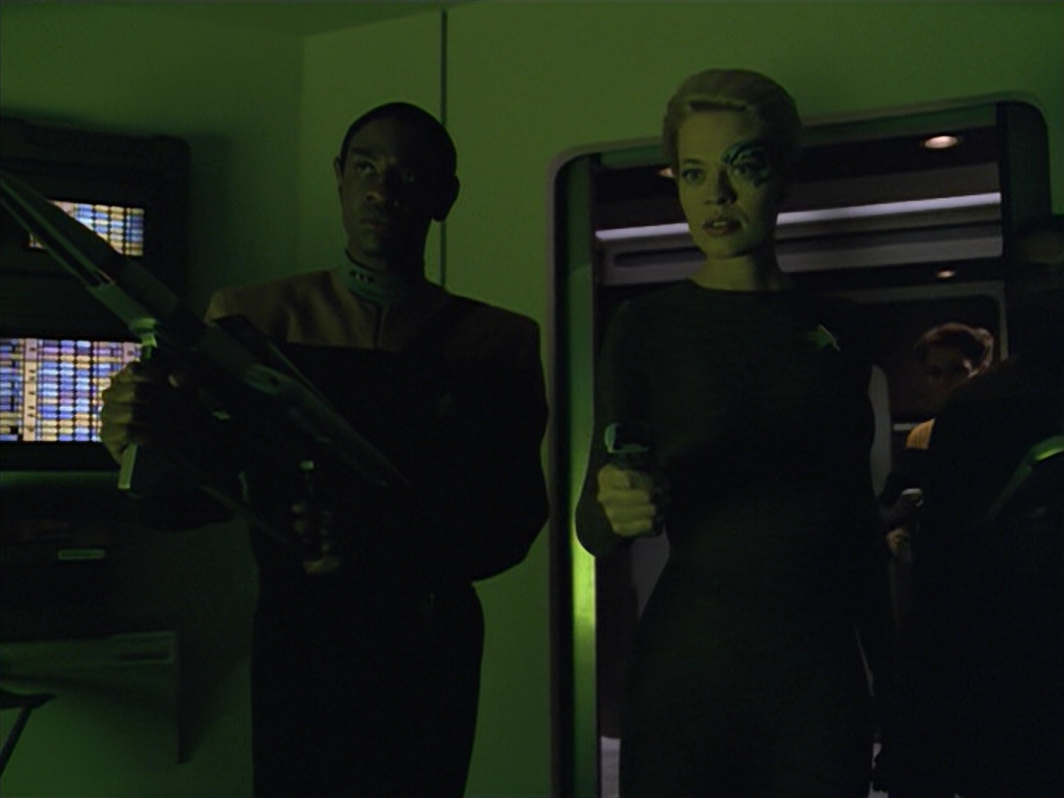 extant_StarTrek_VOY_5x02-Drone_00949.jpg