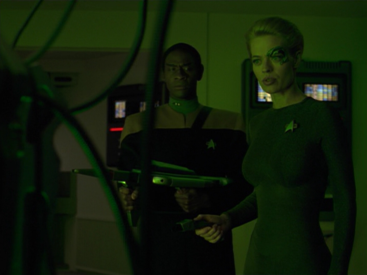 extant_StarTrek_VOY_5x02-Drone_00961.jpg