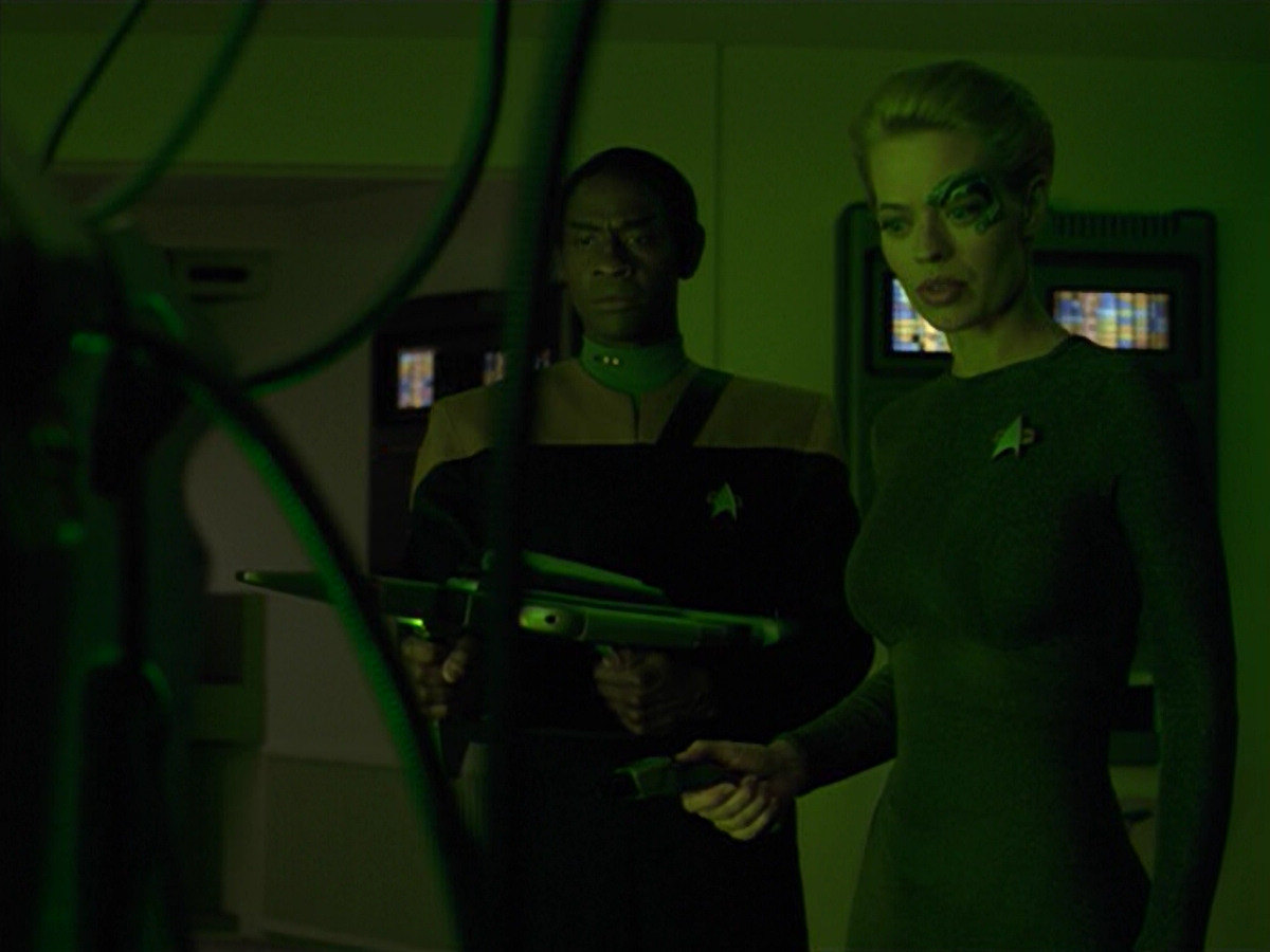extant_StarTrek_VOY_5x02-Drone_00962.jpg