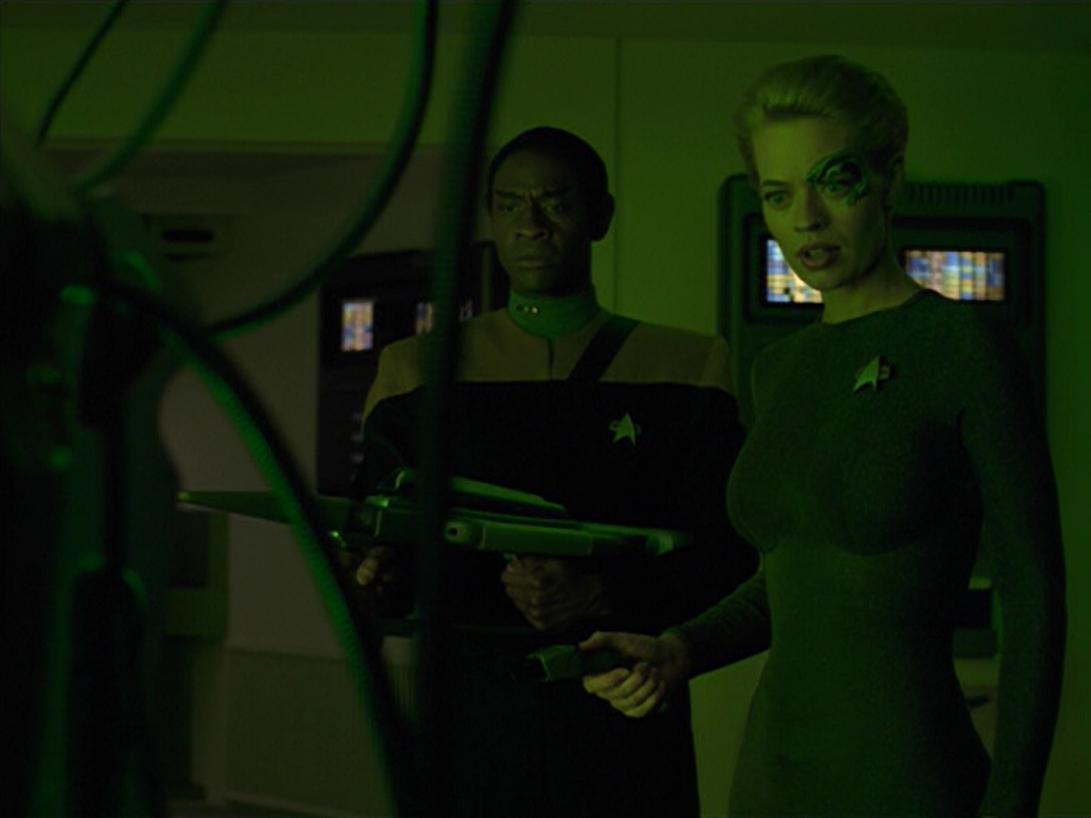 extant_StarTrek_VOY_5x02-Drone_00963.jpg