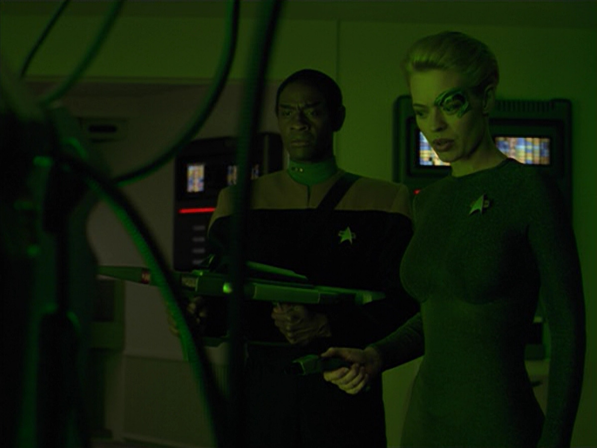 extant_StarTrek_VOY_5x02-Drone_00965.jpg