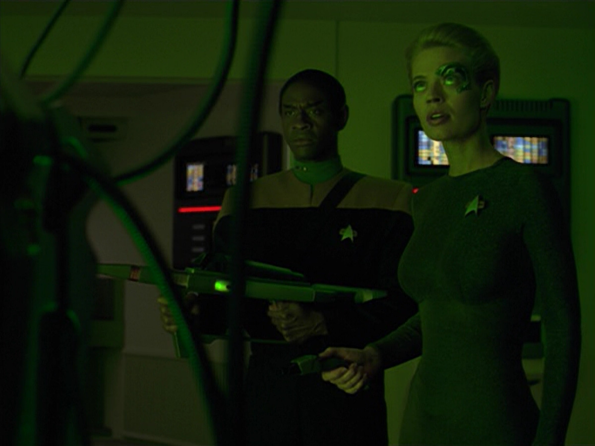 extant_StarTrek_VOY_5x02-Drone_00967.jpg