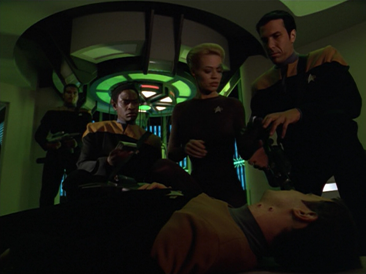 extant_StarTrek_VOY_5x02-Drone_00975.jpg