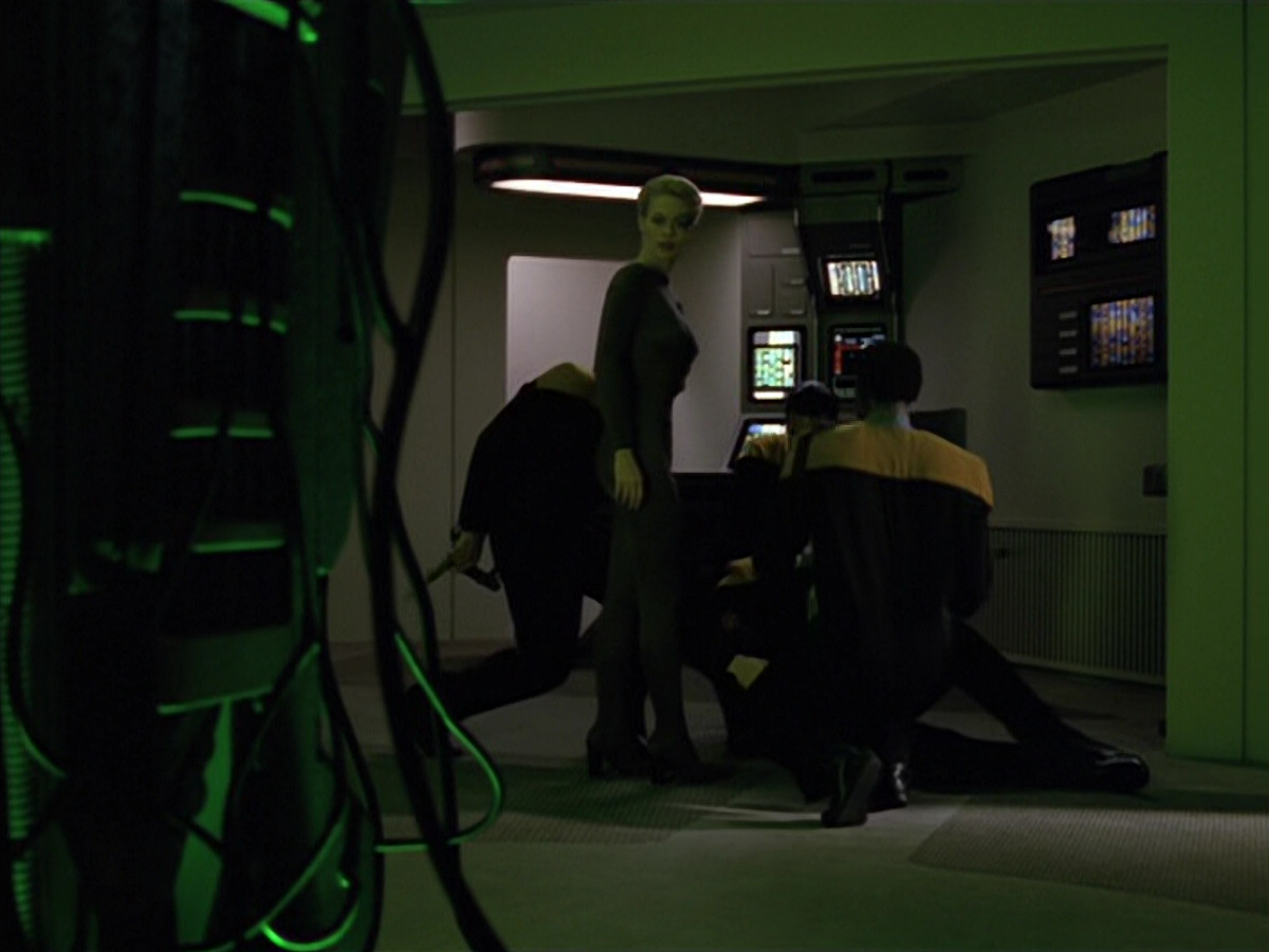extant_StarTrek_VOY_5x02-Drone_01020.jpg