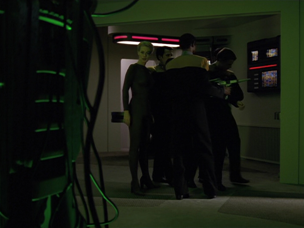 extant_StarTrek_VOY_5x02-Drone_01023.jpg