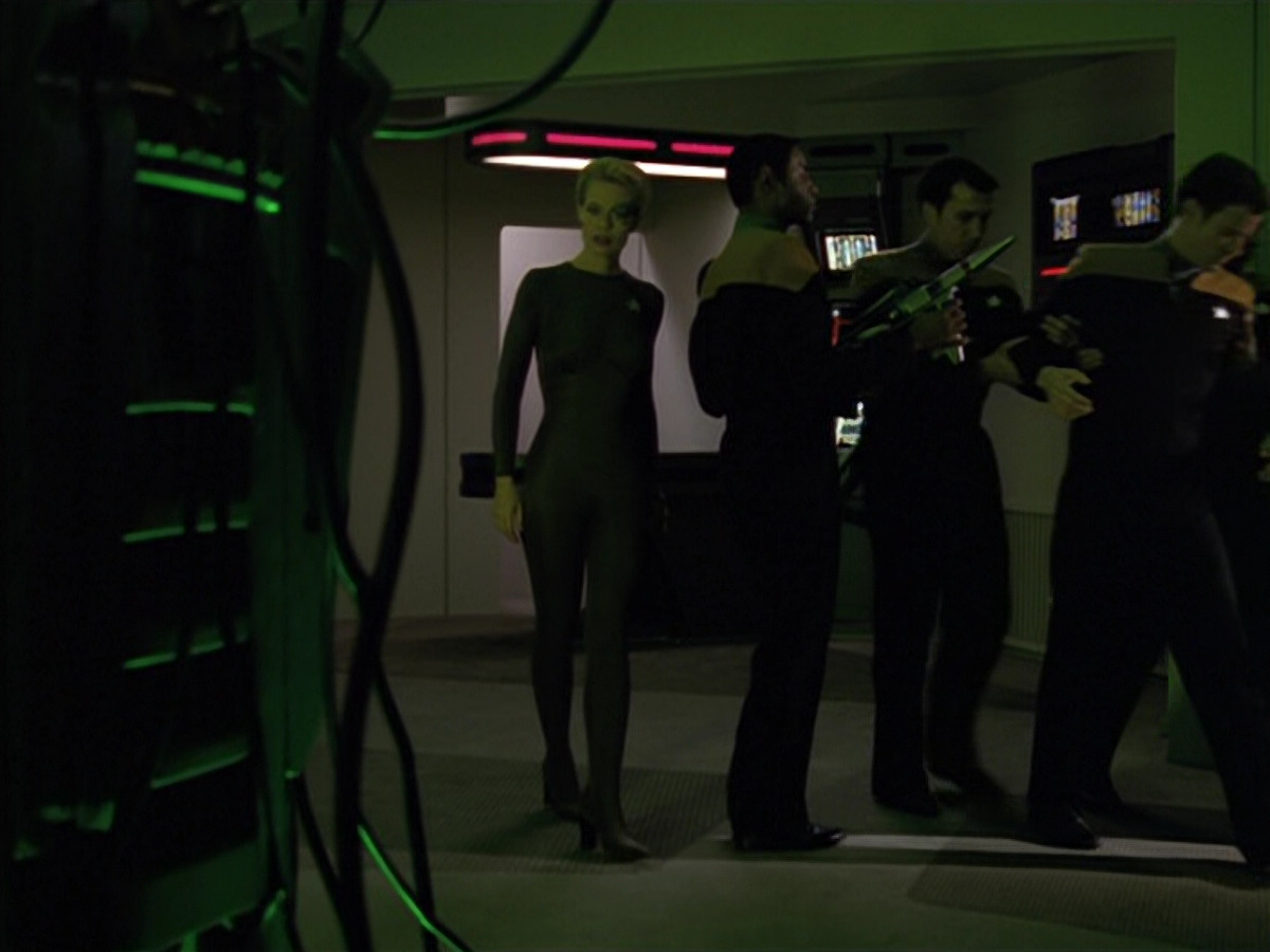 extant_StarTrek_VOY_5x02-Drone_01025.jpg