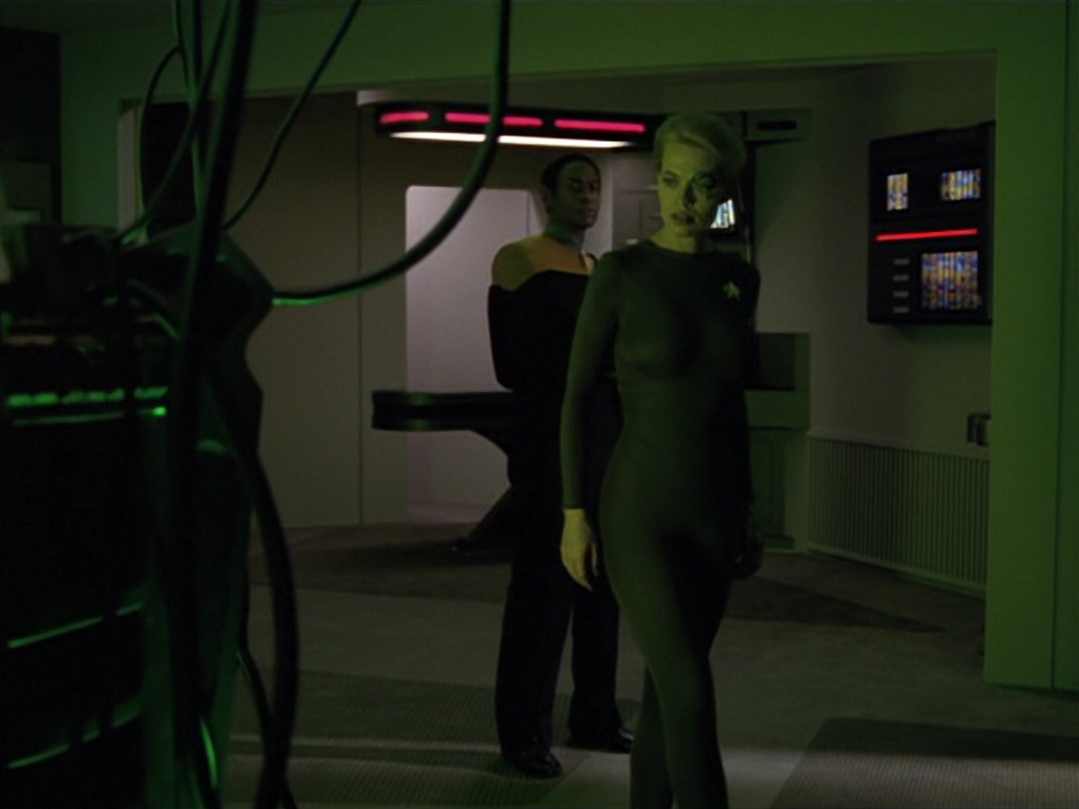 extant_StarTrek_VOY_5x02-Drone_01029.jpg