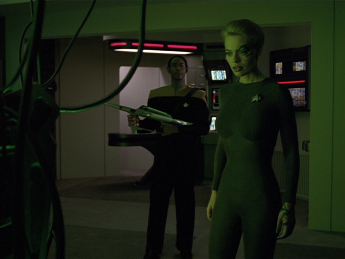 extant_StarTrek_VOY_5x02-Drone_01033.jpg