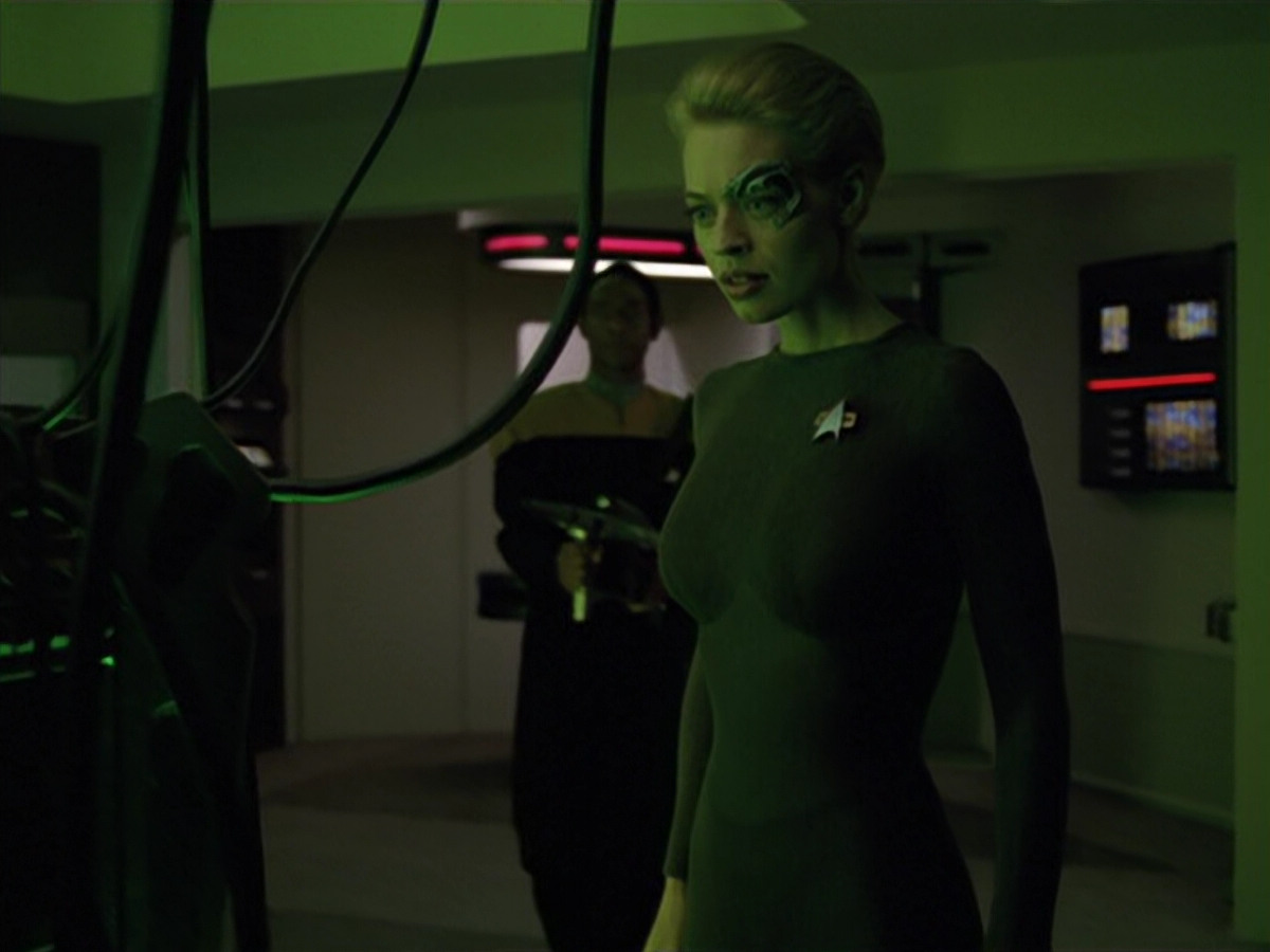extant_StarTrek_VOY_5x02-Drone_01047.jpg