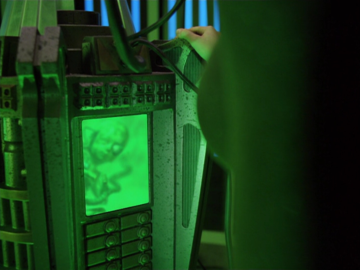 extant_StarTrek_VOY_5x02-Drone_01074.jpg