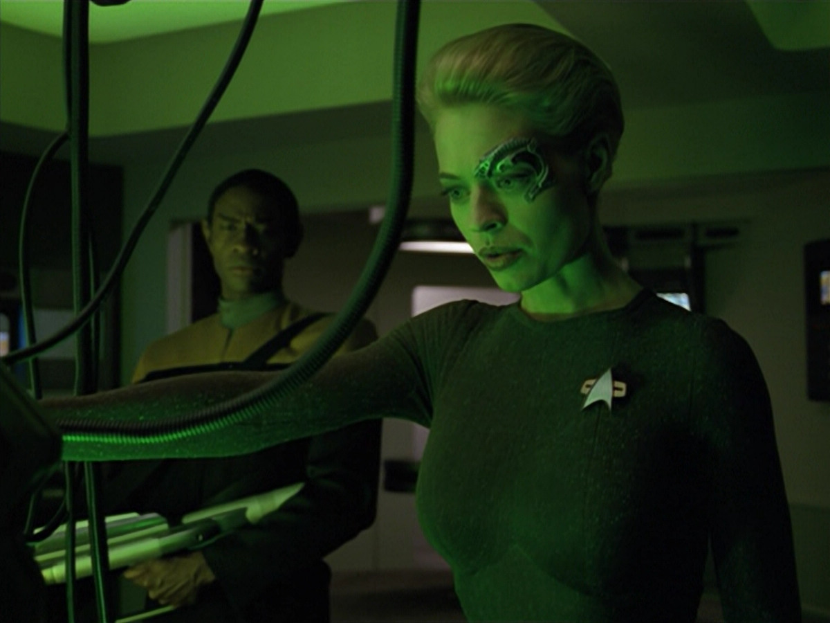 extant_StarTrek_VOY_5x02-Drone_01079.jpg