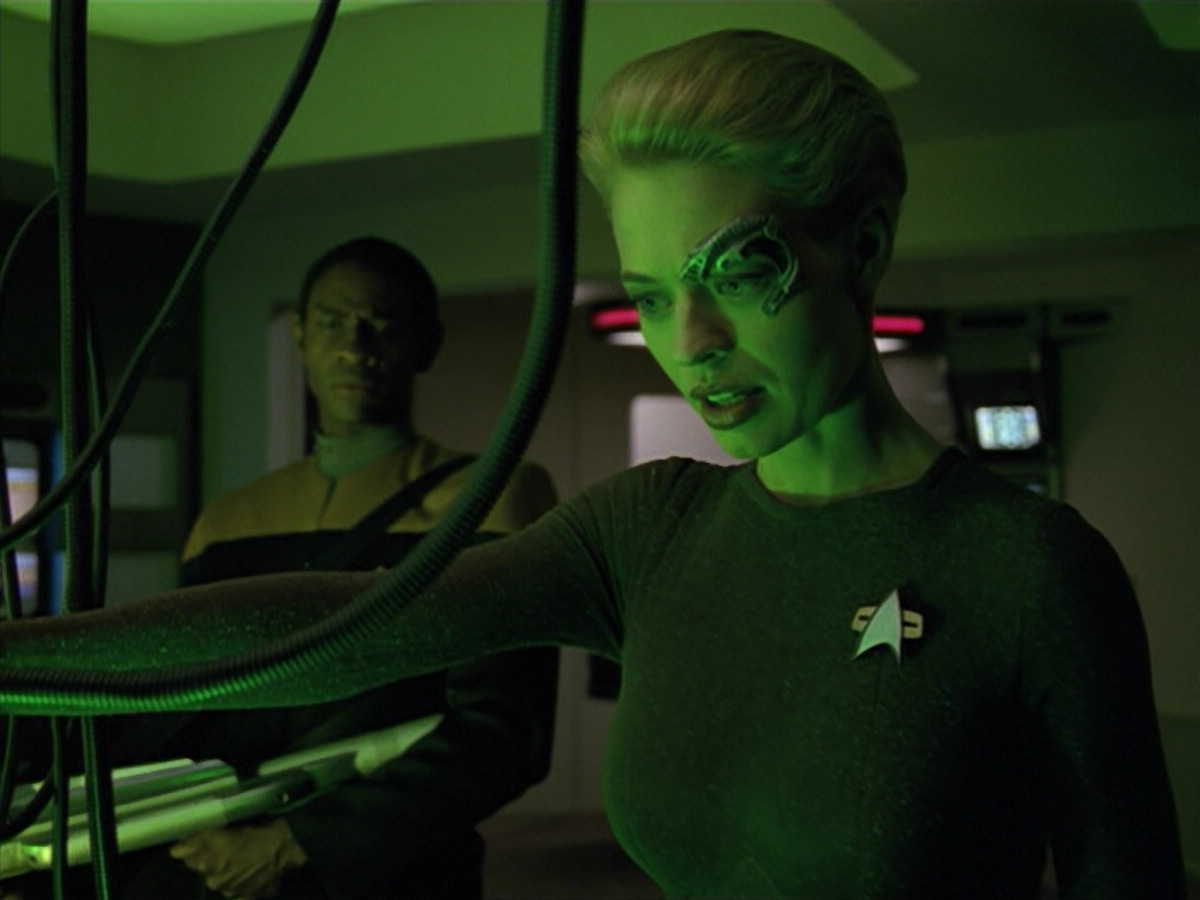 extant_StarTrek_VOY_5x02-Drone_01083.jpg