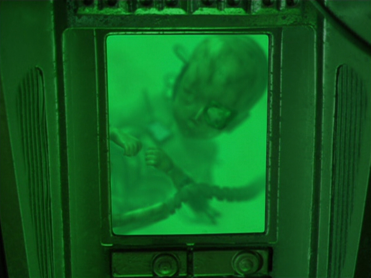 extant_StarTrek_VOY_5x02-Drone_01114.jpg