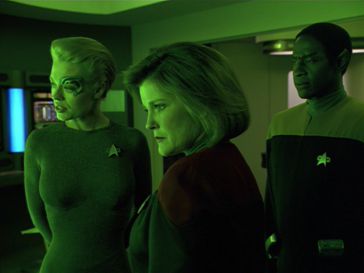 extant_StarTrek_VOY_5x02-Drone_01157.jpg