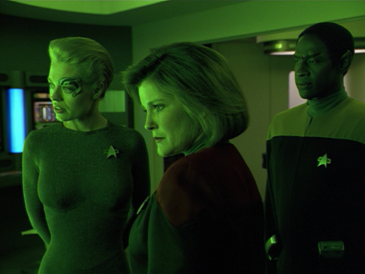 extant_StarTrek_VOY_5x02-Drone_01158.jpg