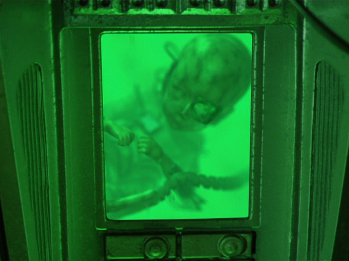 extant_StarTrek_VOY_5x02-Drone_01163.jpg