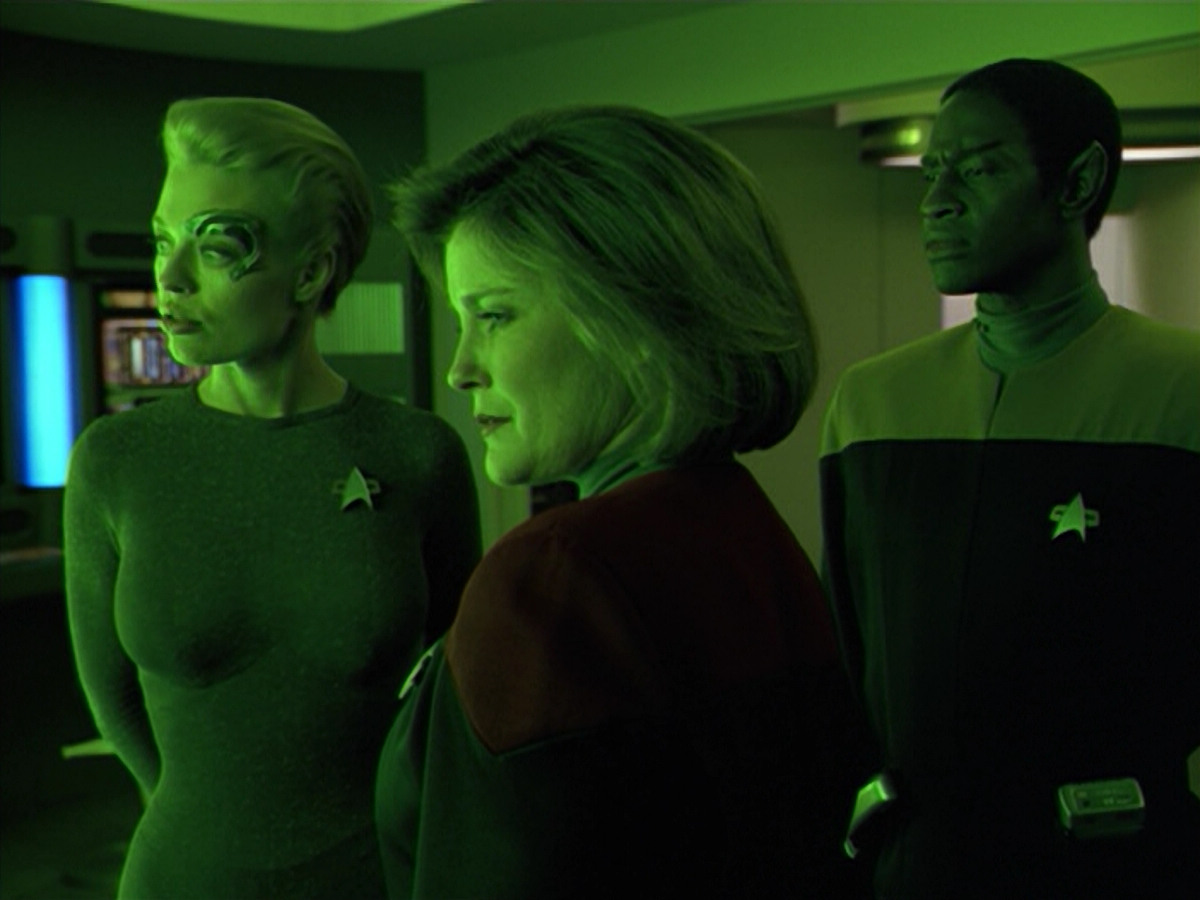 extant_StarTrek_VOY_5x02-Drone_01164.jpg