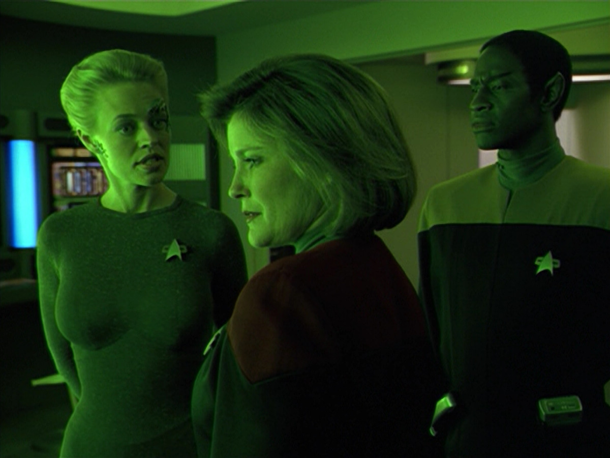 extant_StarTrek_VOY_5x02-Drone_01165.jpg