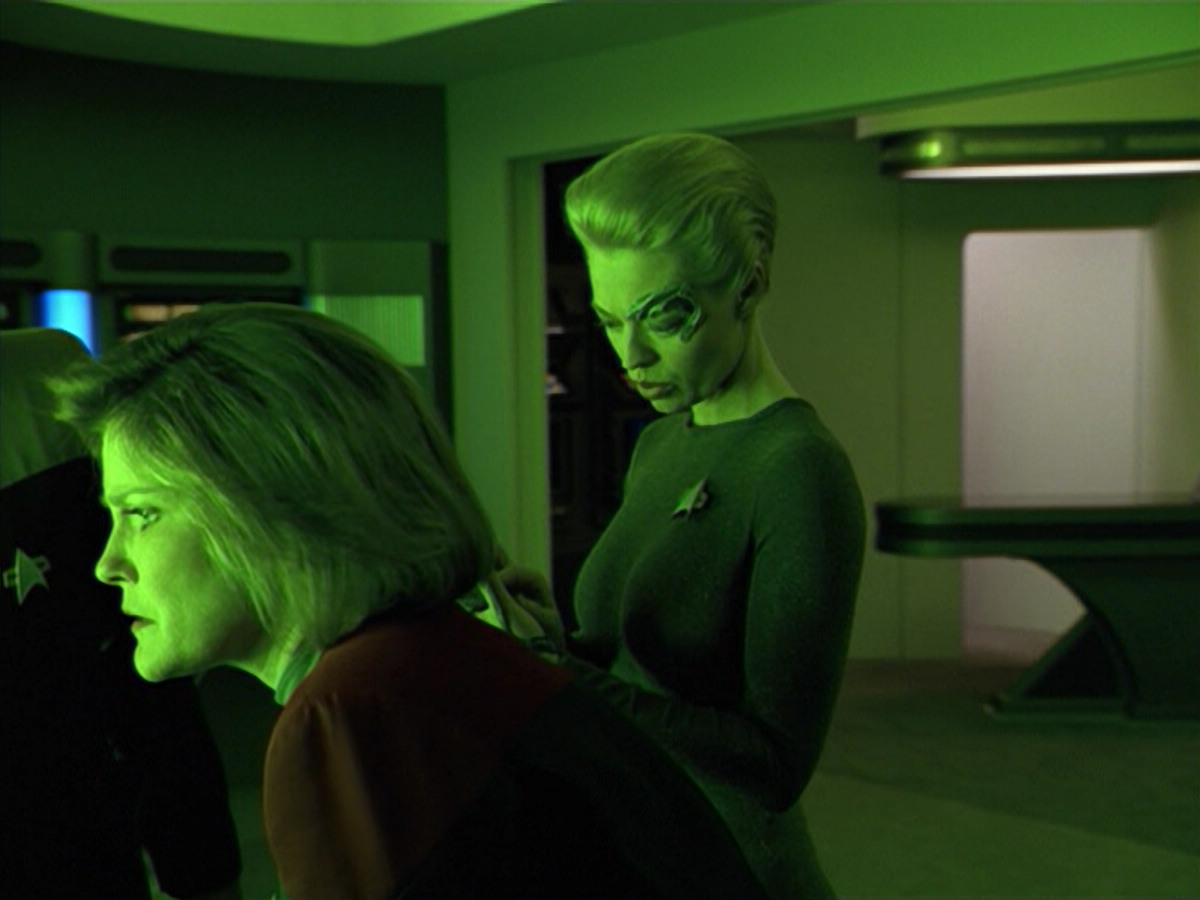 extant_StarTrek_VOY_5x02-Drone_01192.jpg