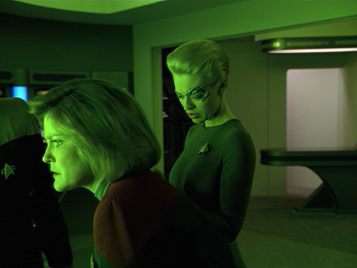 extant_StarTrek_VOY_5x02-Drone_01193.jpg