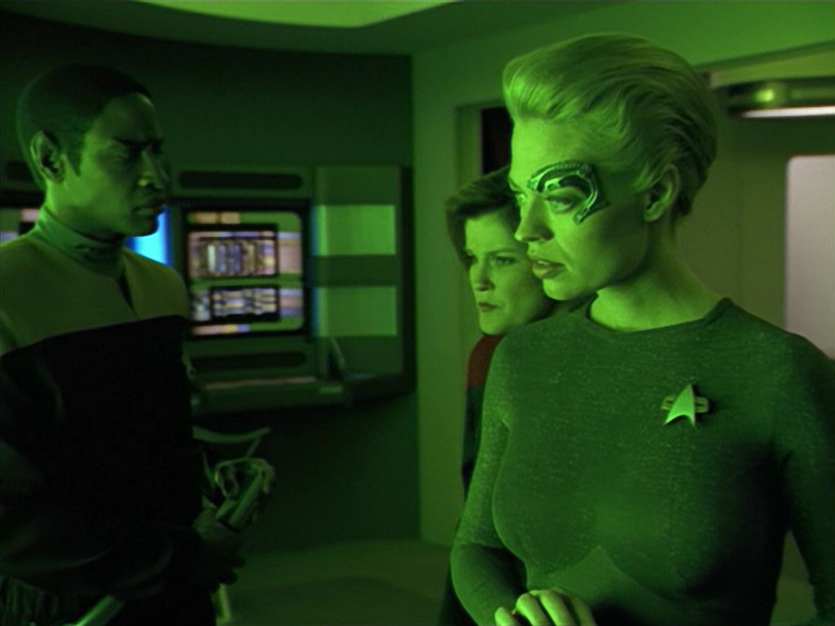 extant_StarTrek_VOY_5x02-Drone_01199.jpg