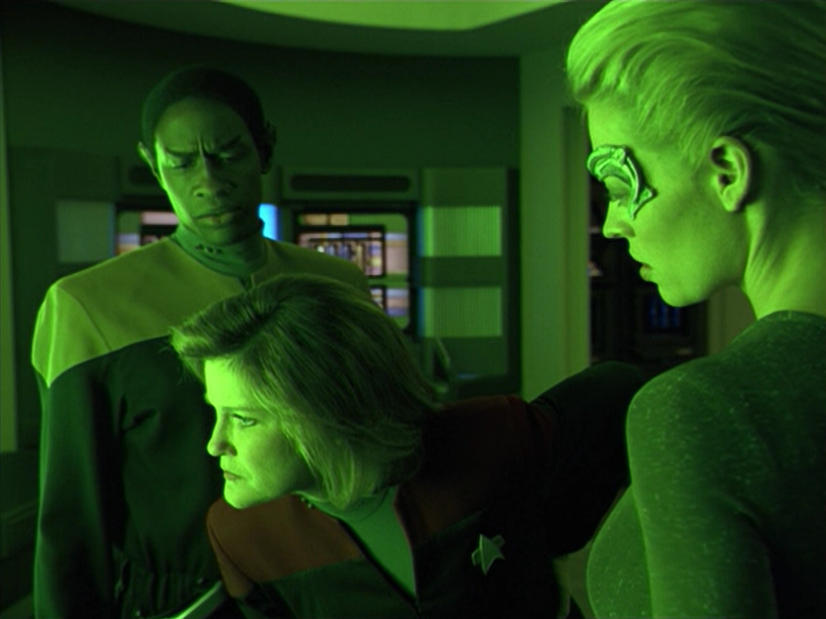 extant_StarTrek_VOY_5x02-Drone_01205.jpg