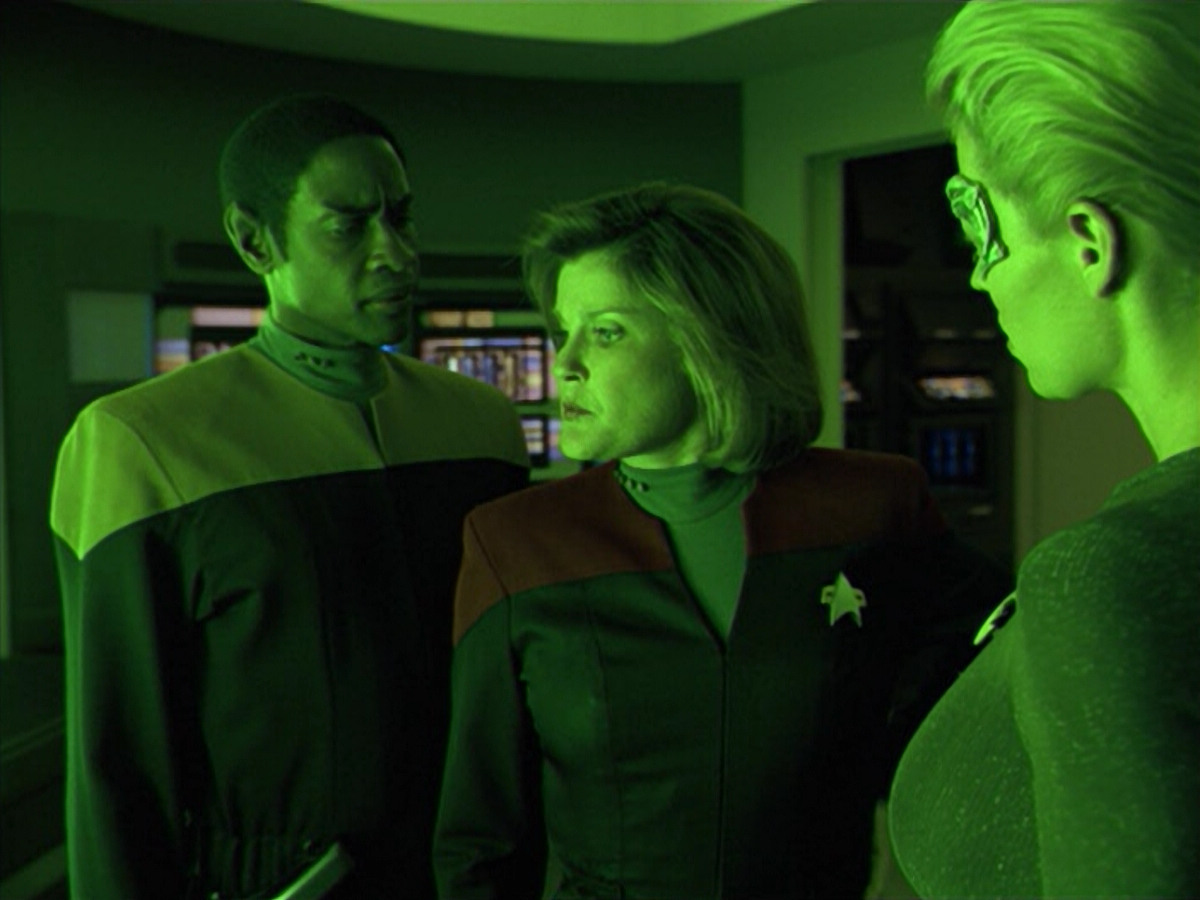 extant_StarTrek_VOY_5x02-Drone_01210.jpg