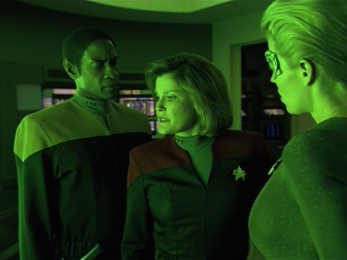 extant_StarTrek_VOY_5x02-Drone_01213.jpg