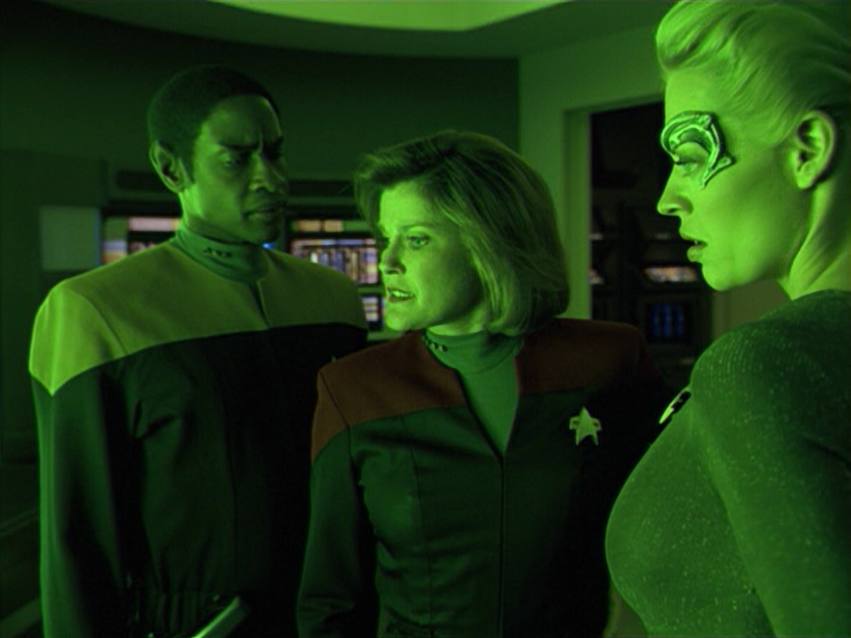 extant_StarTrek_VOY_5x02-Drone_01214.jpg
