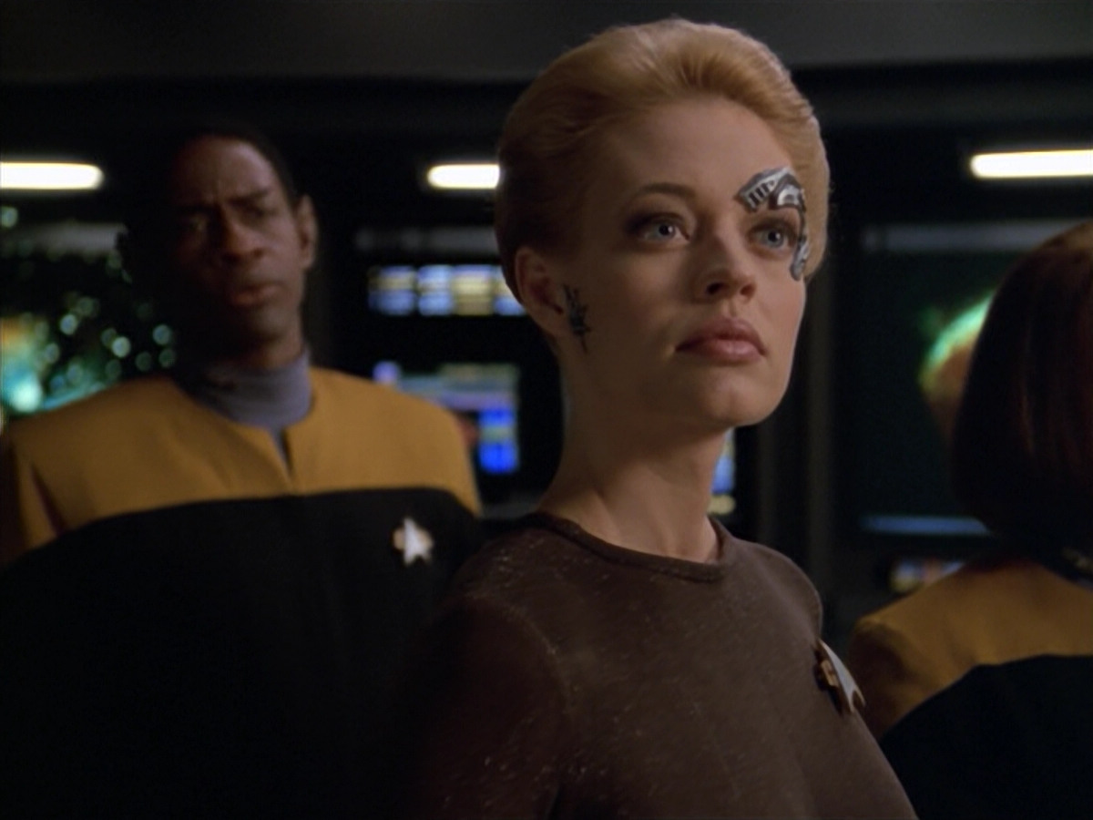 extant_StarTrek_VOY_5x02-Drone_01349.jpg