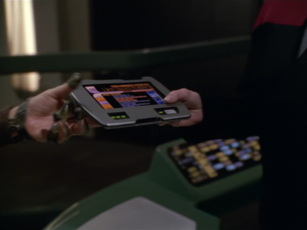 extant_StarTrek_VOY_5x02-Drone_01368.jpg