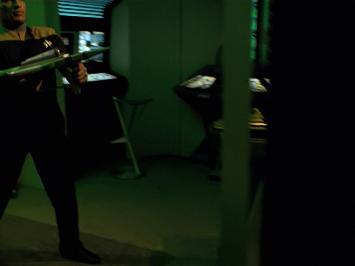 extant_StarTrek_VOY_5x02-Drone_01520.jpg