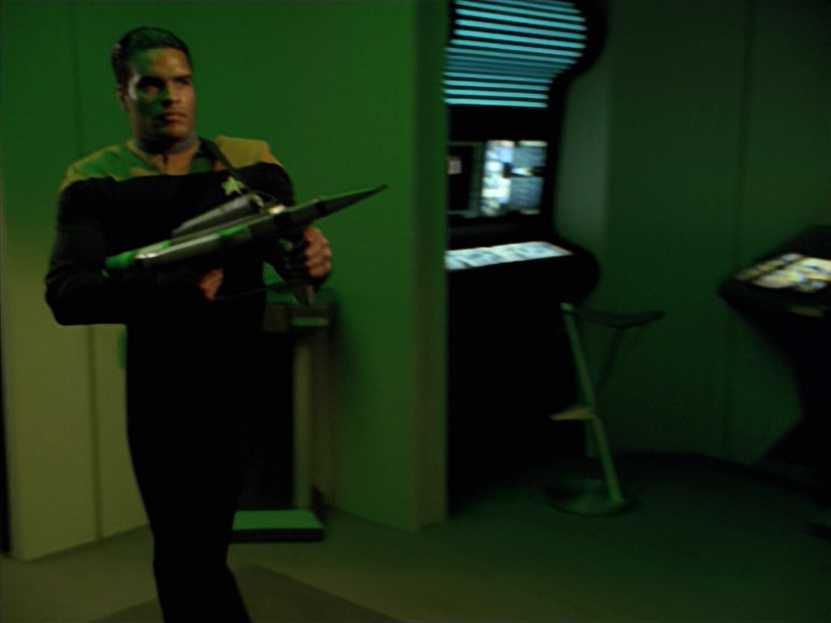 extant_StarTrek_VOY_5x02-Drone_01521.jpg