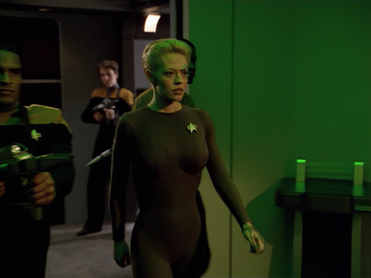 extant_StarTrek_VOY_5x02-Drone_01524.jpg