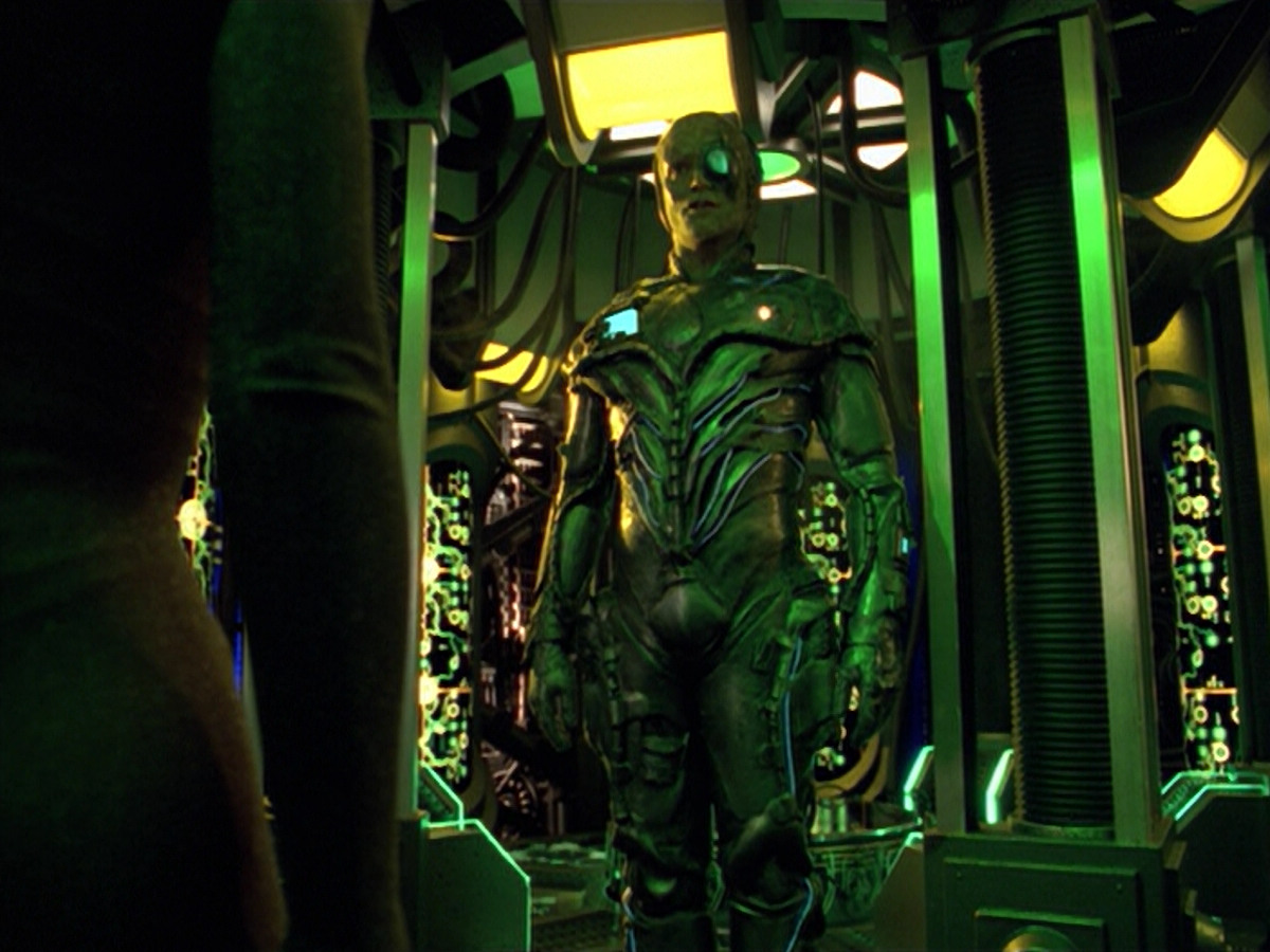 extant_StarTrek_VOY_5x02-Drone_01565.jpg