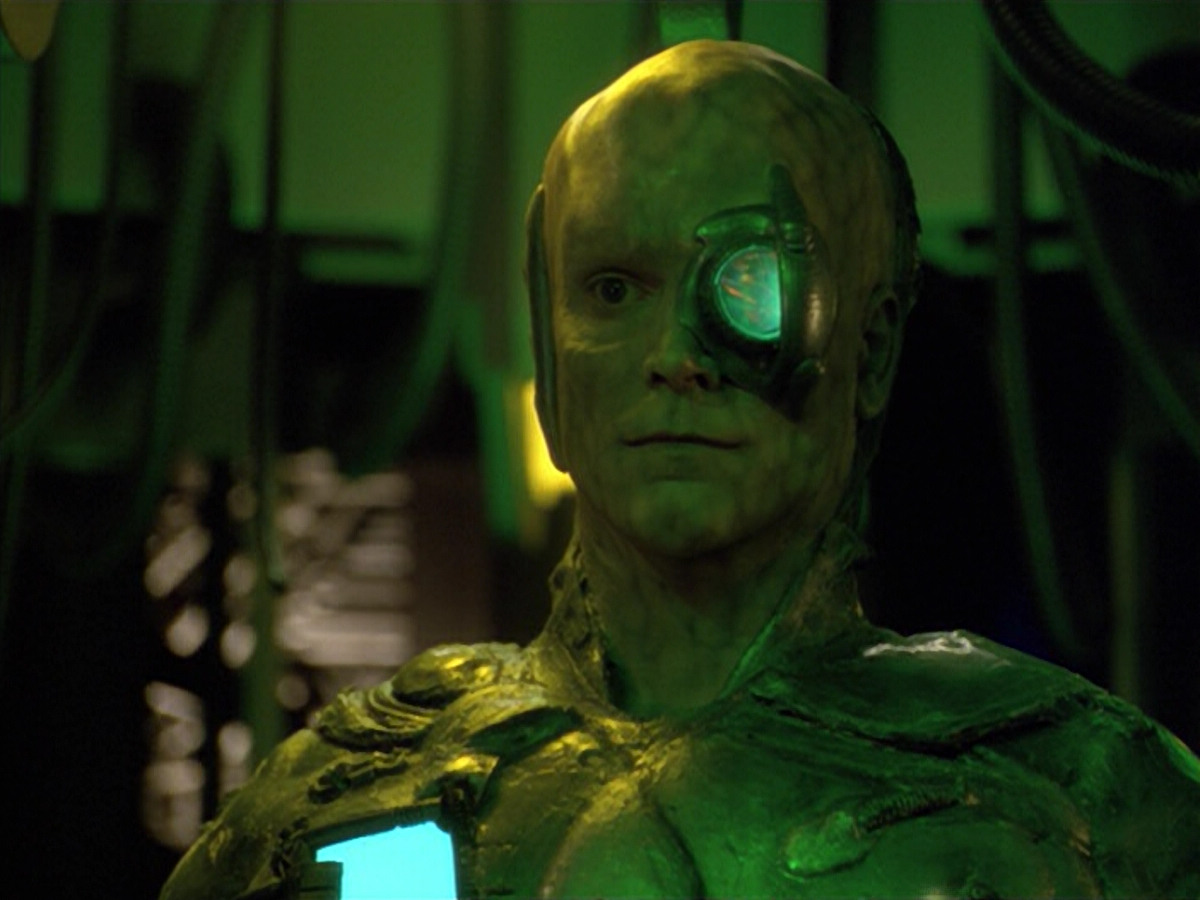 extant_StarTrek_VOY_5x02-Drone_01582.jpg