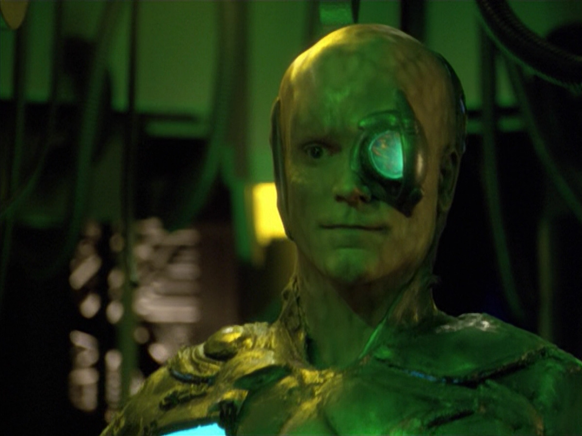 extant_StarTrek_VOY_5x02-Drone_01584.jpg