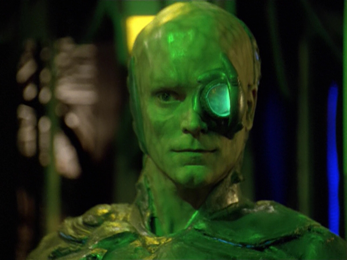 extant_StarTrek_VOY_5x02-Drone_01585.jpg