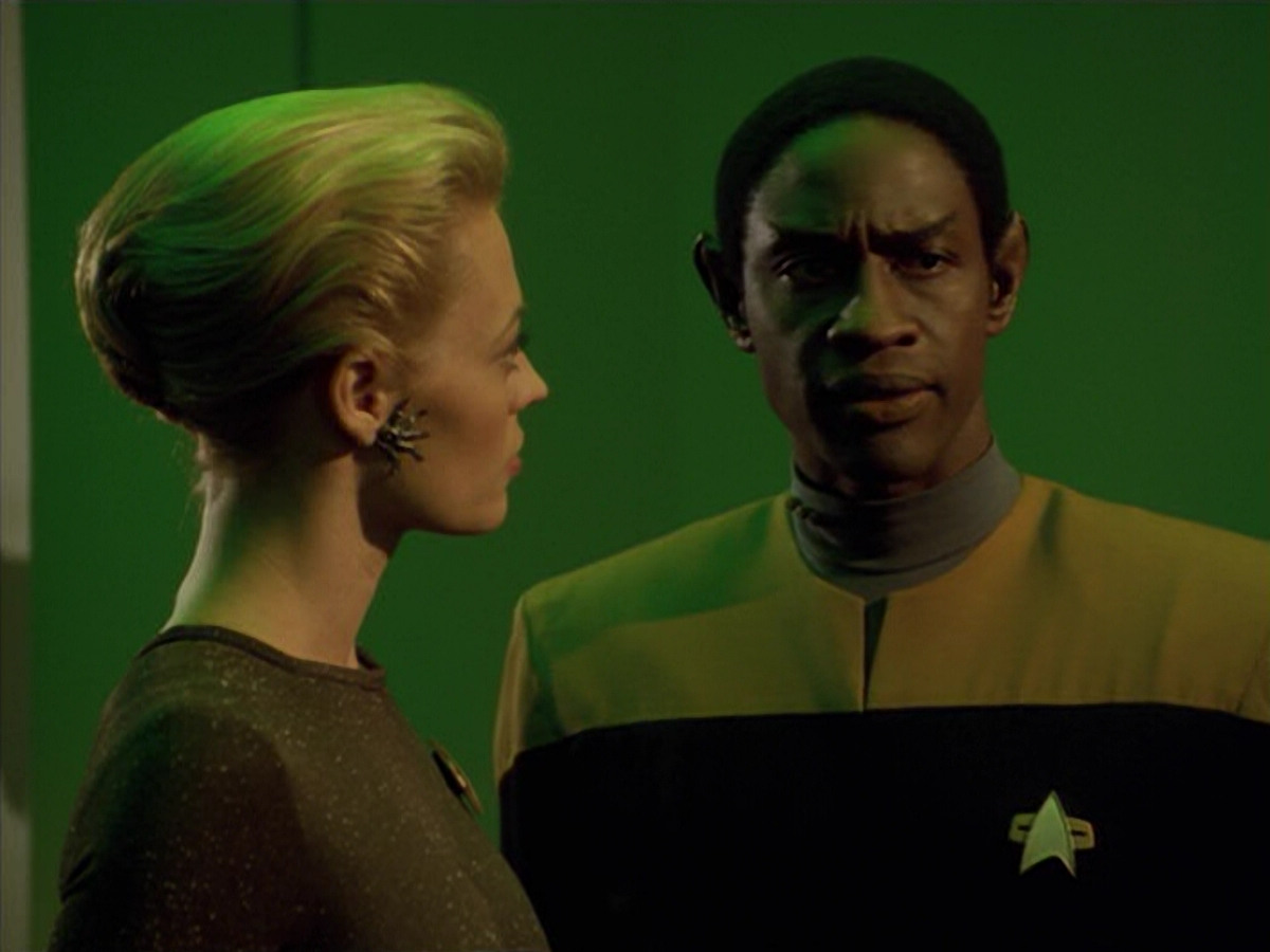 extant_StarTrek_VOY_5x02-Drone_01641.jpg
