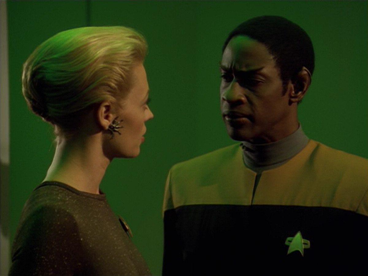 extant_StarTrek_VOY_5x02-Drone_01644.jpg