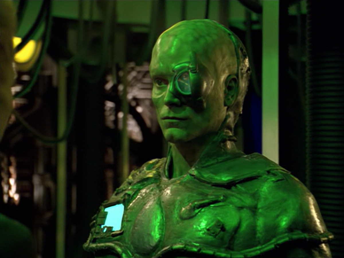 extant_StarTrek_VOY_5x02-Drone_01668.jpg