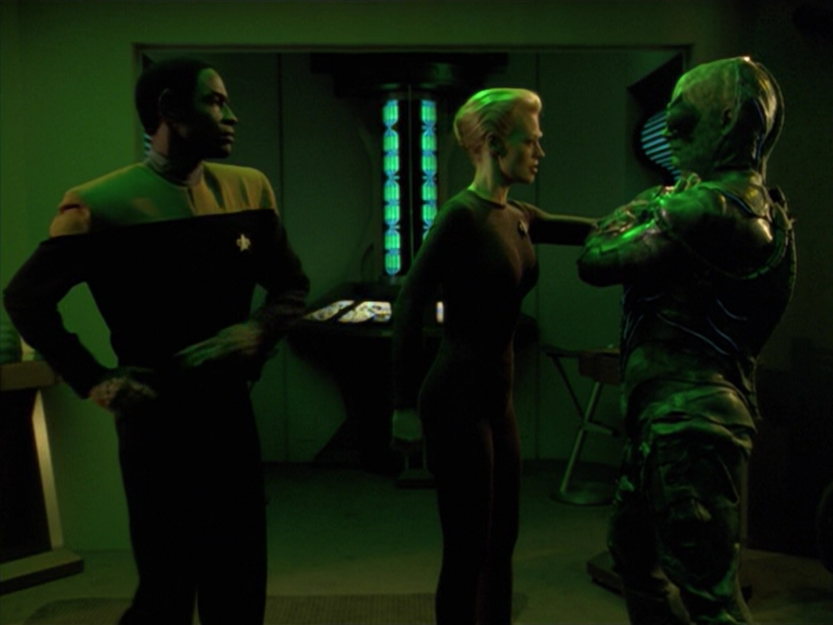 extant_StarTrek_VOY_5x02-Drone_01687.jpg