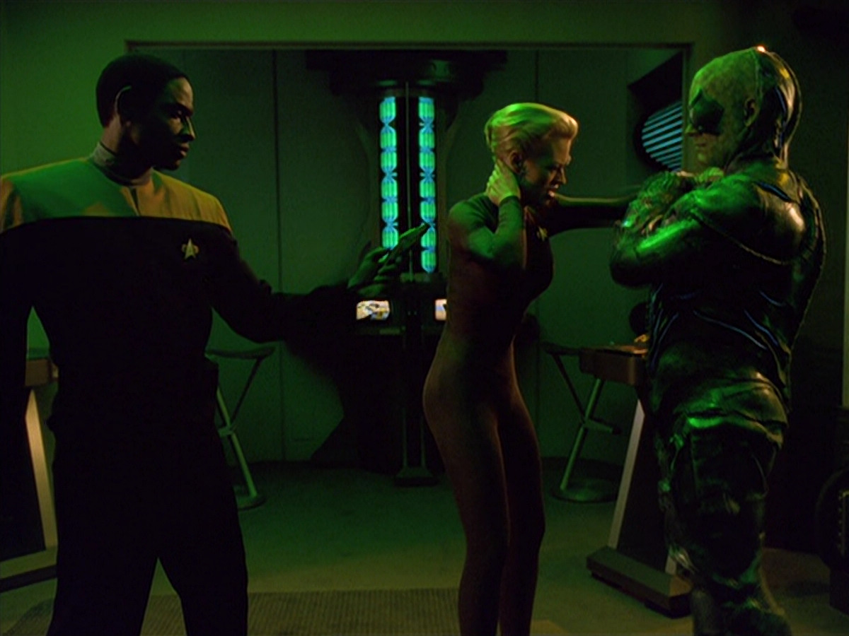 extant_StarTrek_VOY_5x02-Drone_01705.jpg