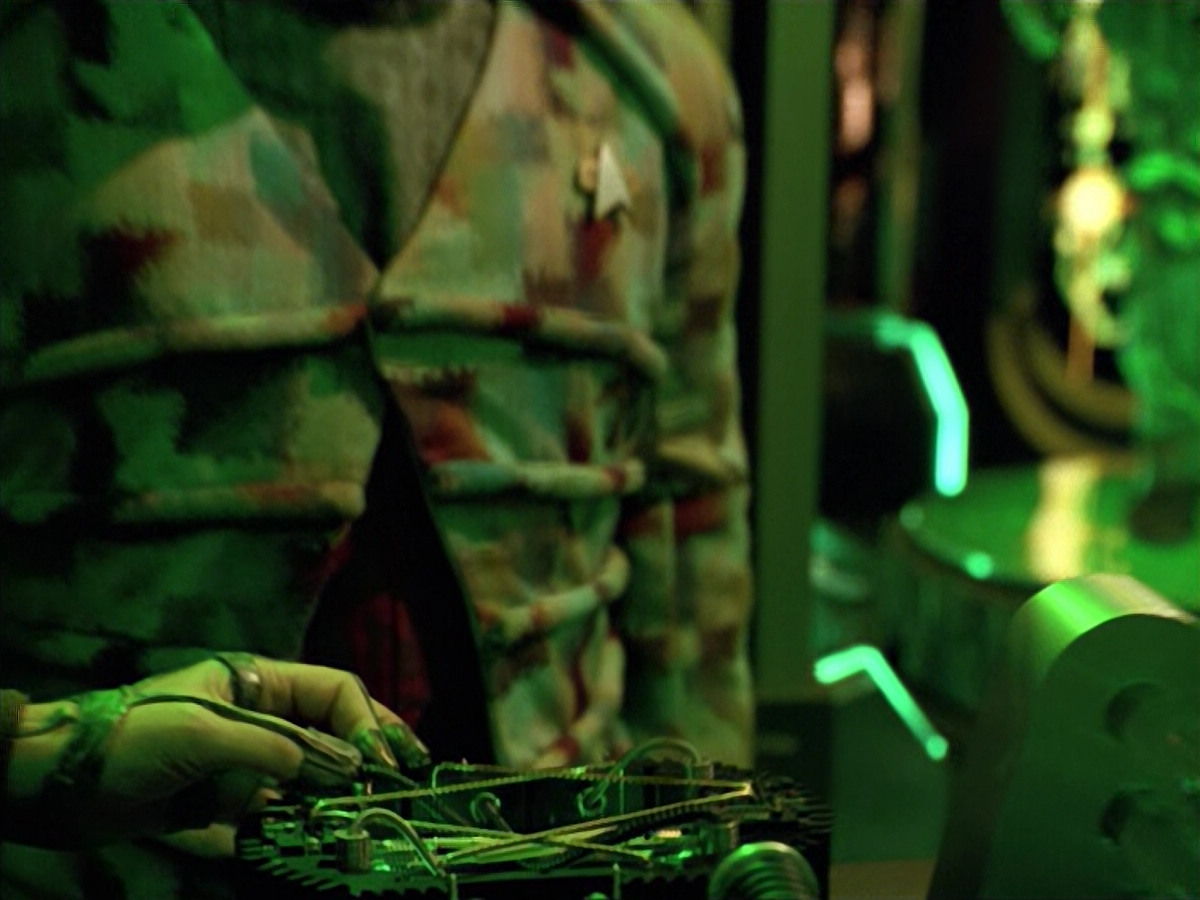 extant_StarTrek_VOY_5x02-Drone_01819.jpg