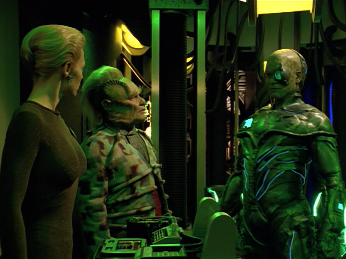 extant_StarTrek_VOY_5x02-Drone_01858.jpg