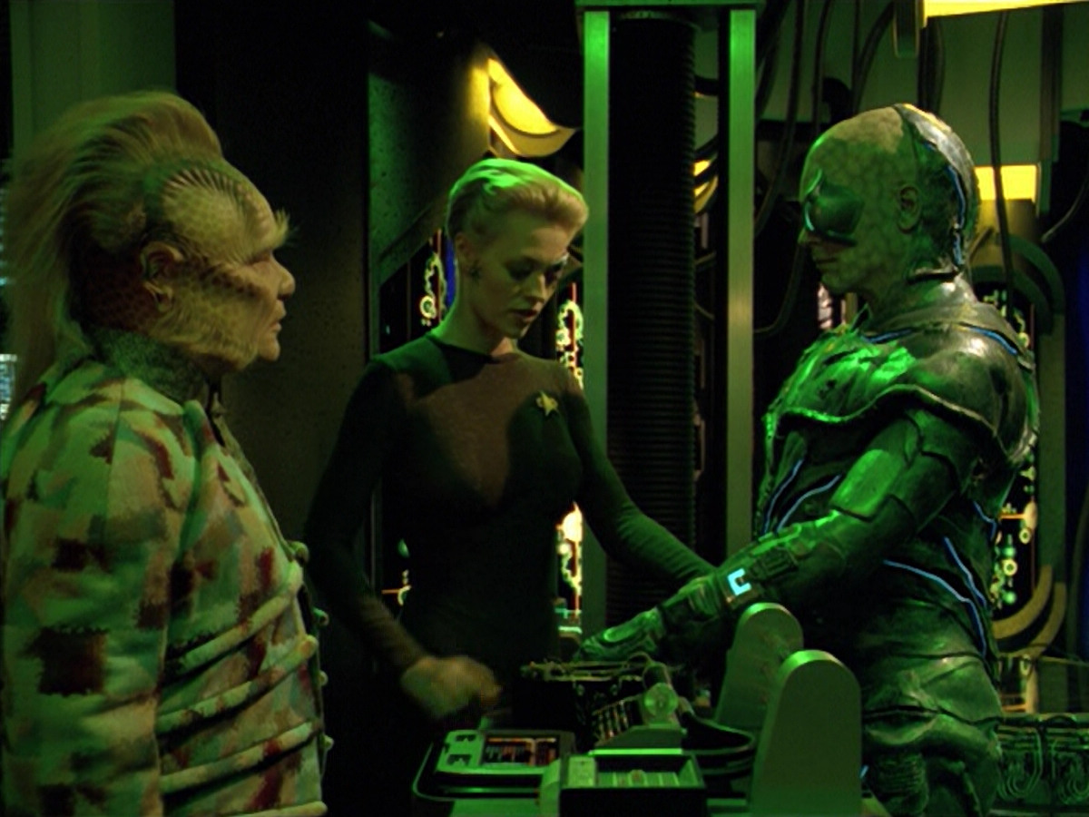 extant_StarTrek_VOY_5x02-Drone_01876.jpg